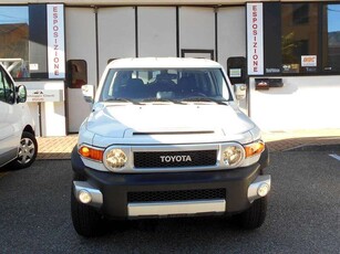 Usato 2024 Toyota FJ Cruiser 4.0 Benzin 271 CV (69.500 €)
