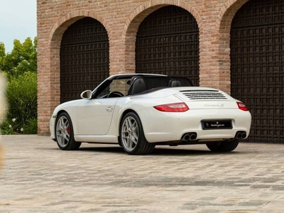 Usato 2010 Porsche 911 Carrera S Cabriolet 3.8 Benzin 385 CV (100.000 €)