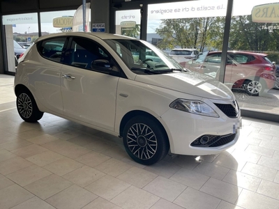 Lancia Ypsilon 1.0 FireFly