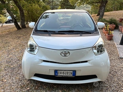 TOYOTA iQ - 2011