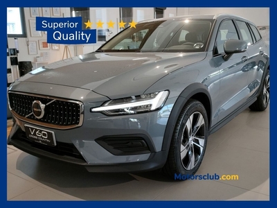 Volvo V60 Cross Country B4