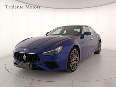 Maserati Ghibli 330 CV