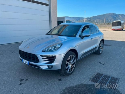 PORSCHE Macan - 2014