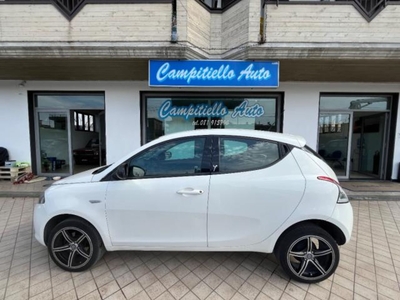 Lancia Ypsilon 0.9 TwinAir 85 CV 5 porte Metano Ecochic Gold usato