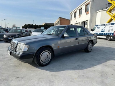 MERCEDES Serie 200-320(*124)