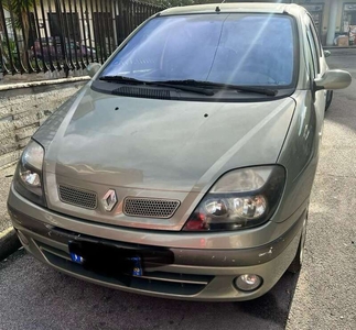 Usato 2003 Renault Scénic II 1.4 Benzin 95 CV (2.200 €)