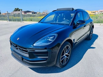 2022 PORSCHE Macan