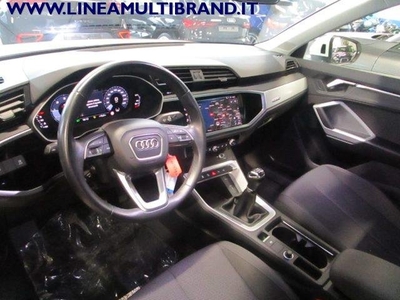 AUDI Q3 35 TDI quattro Business Advanced Navi Led