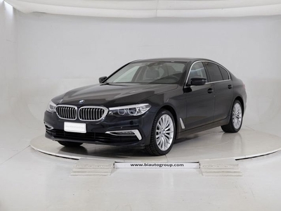 BMW Serie 5 G30 2020 Berlina LCI D 520d mhev 48V Luxury auto