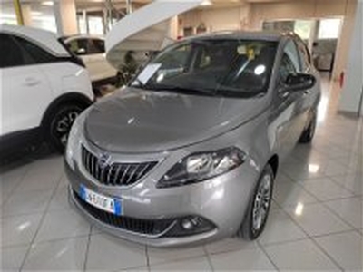 Lancia Ypsilon 1.0 FireFly 5 porte S&S Hybrid Gold Plus del 2023 usata a Prato