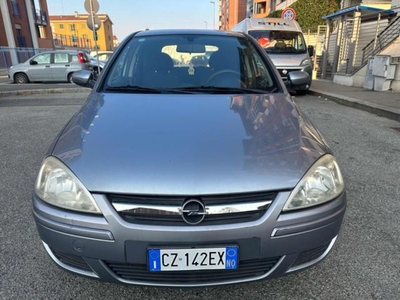 Opel Corsa 1.2i 16V cat 5 porte Club usato