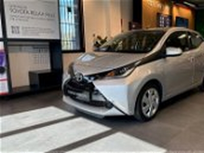 Toyota Aygo 1.0 VVT-i 69 CV 5 porte x-play del 2015 usata a Catanzaro