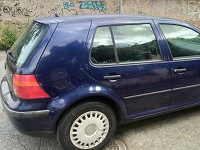 VOLKSWAGEN Golf 4ª serie - 1.6 benzina