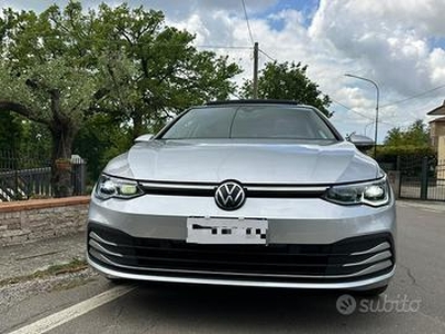 Volkswagen Golf 8 2.0 Tdi 115 cavalli