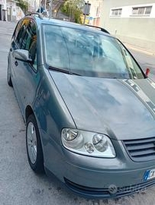 VOLKSWAGEN Touran - 2005