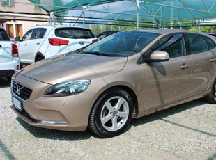 2013 VOLVO V40