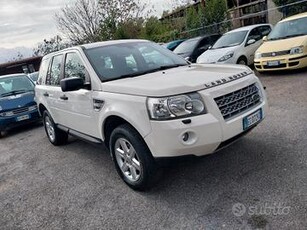 Land Rover Freelander 2.2 SD4 S.W. SE gancio train