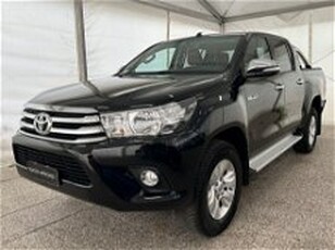 Toyota Hilux 2.D-4D 4WD porte Double Cab Lounge del 2017 usata a Monza