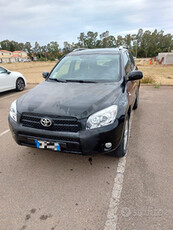 Toyota rav 4 2200 d anno 2007 seguita in toyota