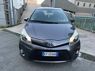 TOYOTA YARIS 1.5 HYBRID LOUNGE NEOPATENTATI