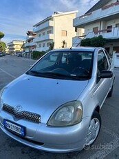 TOYOTA Yaris - 2002