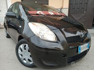 TOYOTA YARIS NEW 1.0 A GPL 5 PORTE ANNO 2010 VERSI