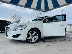 Volvo V60 D5 Geartronic Summum