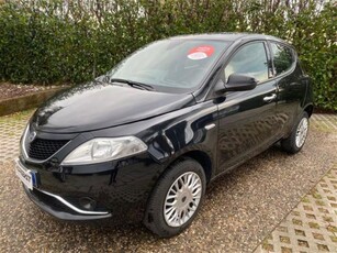 Lancia Ypsilon 0.9 TwinAir 85 CV 5 porte Metano Ecochic Silver usato