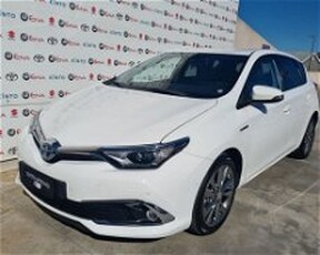 Toyota Auris 1.8 Hybrid Lounge del 2017 usata a Cagliari