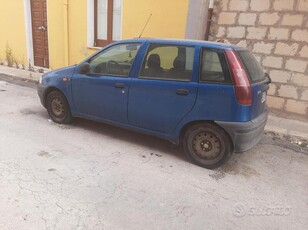 Usato 1995 Fiat Punto 1.2 Benzin 73 CV (700 €)