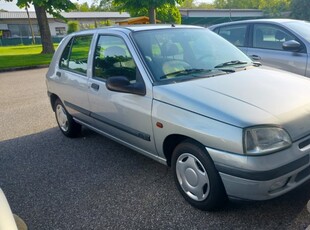 Usato 1997 Renault Clio 1.2 Benzin 58 CV (2.900 €)