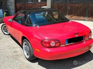 Usato 2001 Mazda MX5 1.6 Benzin 110 CV (8.000 €)