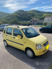 Usato 2003 Opel Agila 1.0 Benzin 58 CV (800 €)