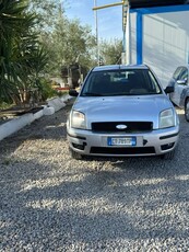 Usato 2005 Ford Fusion 1.4 Diesel 68 CV (2.700 €)