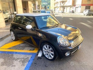 Usato 2007 Mini Cooper 1.6 Benzin 120 CV (2.999 €)