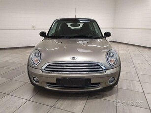 Usato 2007 Mini Cooper 1.6 Benzin (5.990 €)