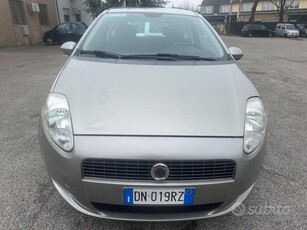 Usato 2008 Fiat Grande Punto 1.4 Benzin 77 CV (2.950 €)