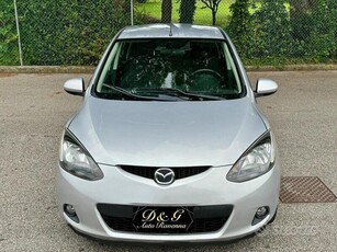 Usato 2008 Mazda 2 1.3 Benzin 75 CV (3.200 €)