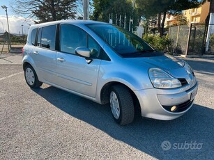 Usato 2008 Renault Grand Modus 1.1 Benzin 75 CV (3.400 €)