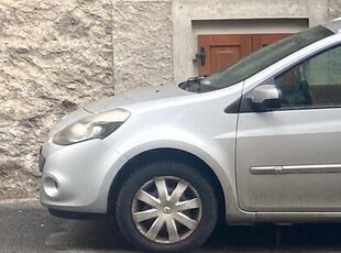 Usato 2011 Renault Clio Benzin (5.000 €)