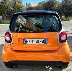 Usato 2017 Smart ForTwo Coupé 1.0 Benzin 71 CV (10.999 €)