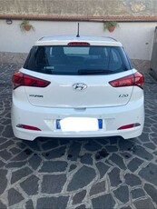 Usato 2018 Hyundai i20 1.2 Benzin 84 CV (11.900 €)