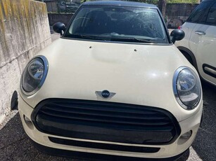 Usato 2019 Mini Cooper 1.6 Benzin 116 CV (15.600 €)