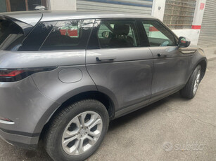 Usato 2021 Land Rover Range Rover evoque 2.0 El_Hybrid 150 CV (39.000 €)