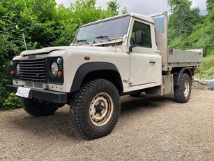 Usato 2023 Land Rover Defender 2.5 Diesel 122 CV (35.000 €)