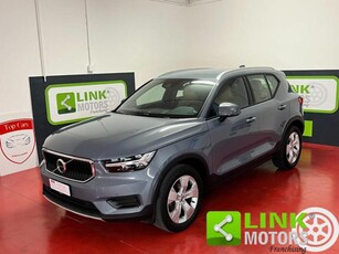 VOLVO XC40 (2017-->)