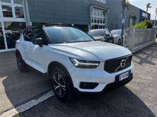 Volvo XC40 D3 AWD Geartronic R-design usato