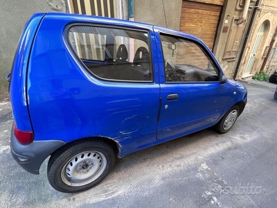 Usato 2002 Fiat 600 Benzin (1.900 €)