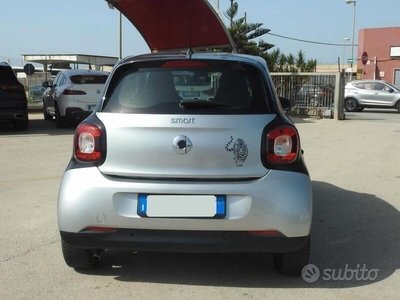 Usato 2015 Smart ForFour 1.0 Benzin 71 CV (15.400 €)