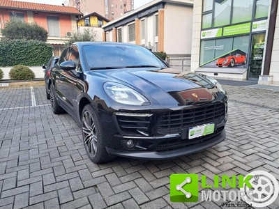 2017 PORSCHE Macan